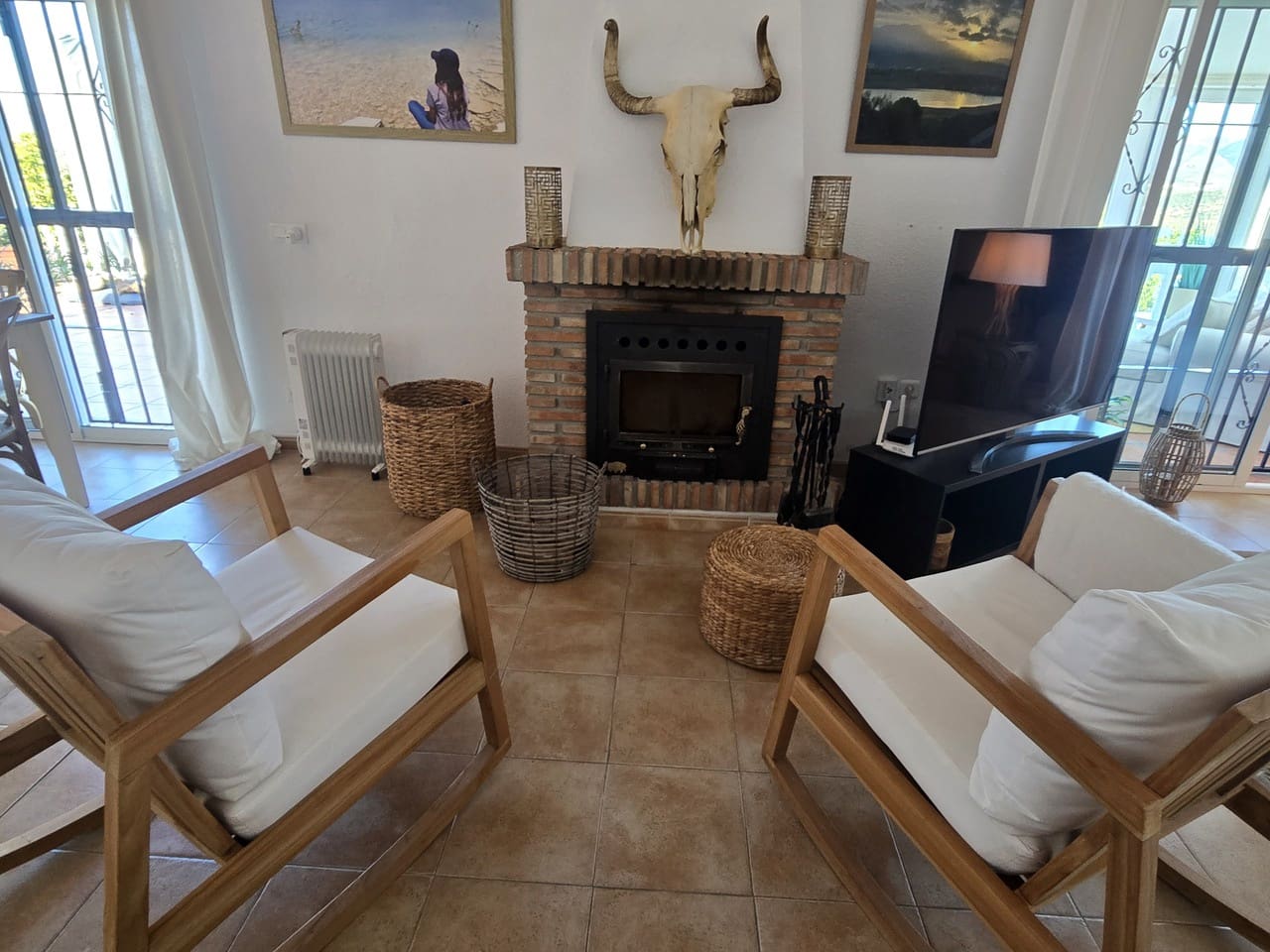 3 bedroom Villa for sale in Vinuela with pool - € 415,000 (Ref: 9490085)