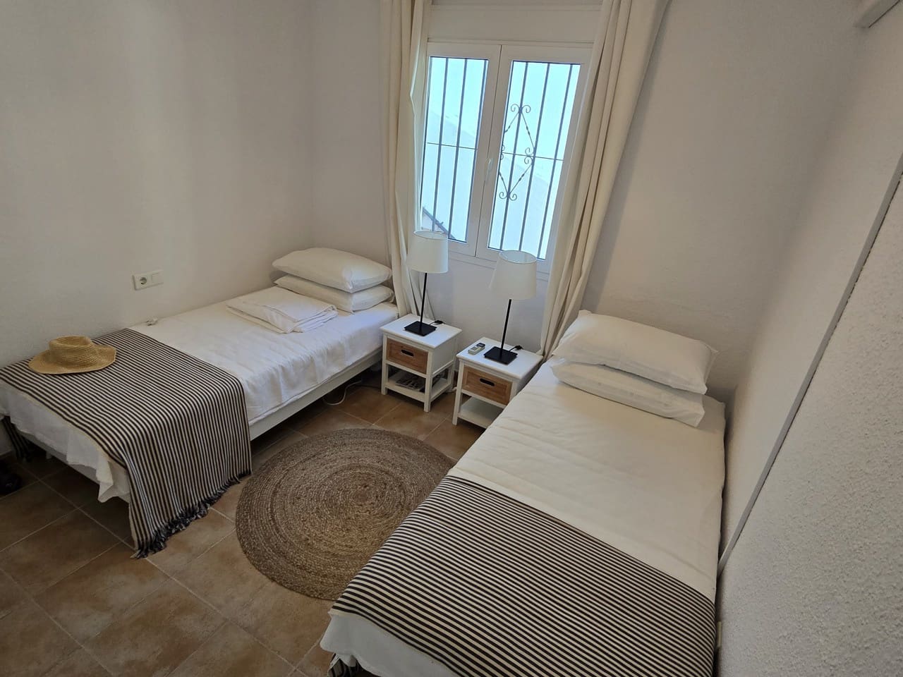 3 bedroom Villa for sale in Vinuela with pool - € 415,000 (Ref: 9490085)