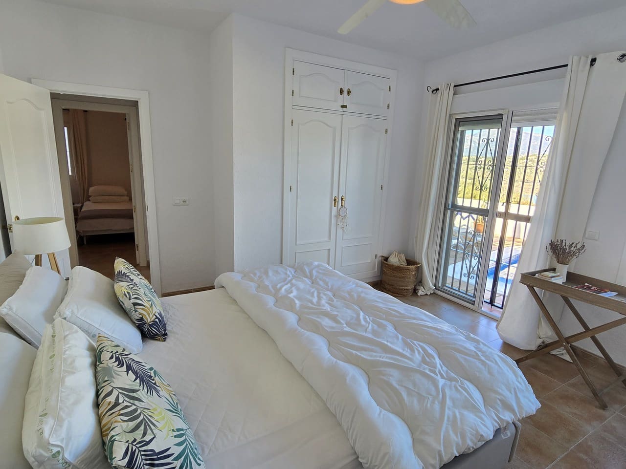 3 bedroom Villa for sale in Vinuela with pool - € 415,000 (Ref: 9490085)