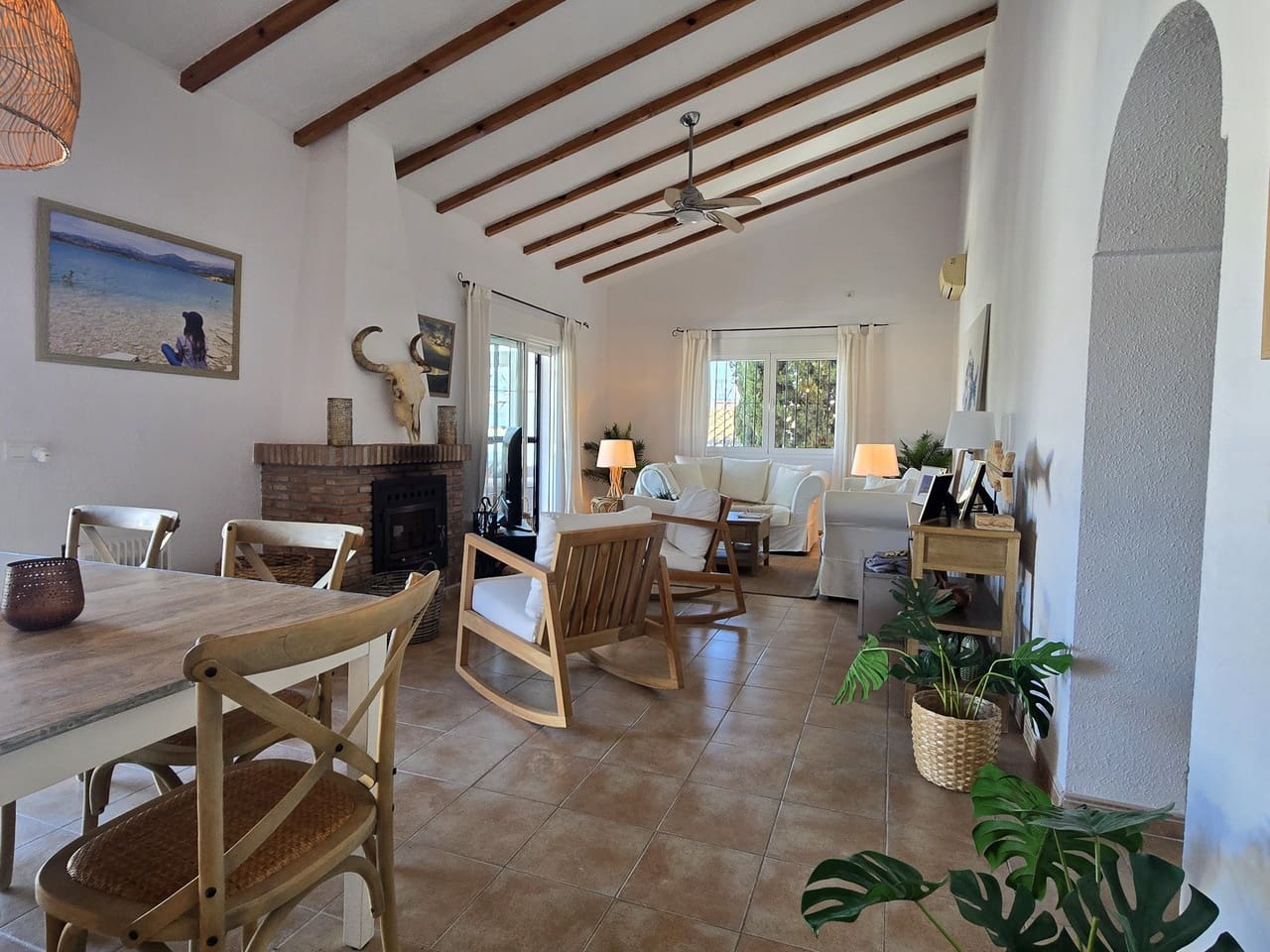 3 bedroom Villa for sale in Vinuela with pool - € 415,000 (Ref: 9490085)