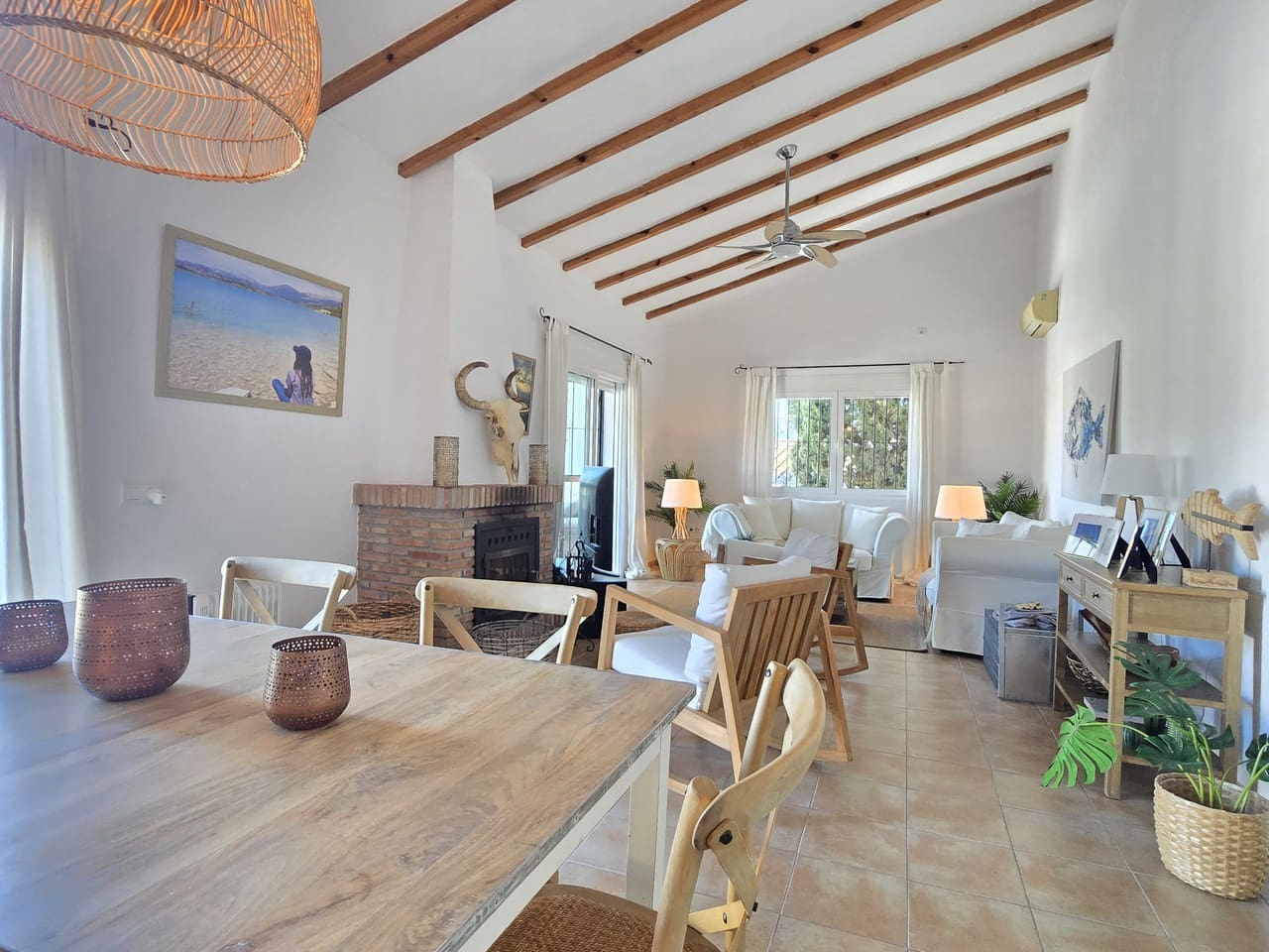 3 bedroom Villa for sale in Vinuela with pool - € 415,000 (Ref: 9490085)