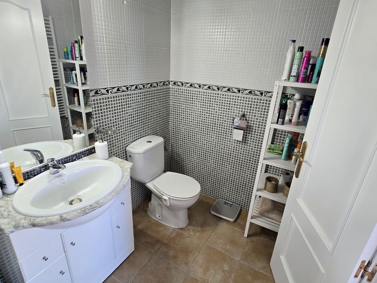 3 bedroom Villa for sale in Vinuela with pool - € 415,000 (Ref: 9490085)