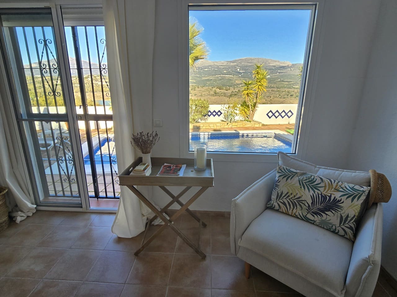 3 bedroom Villa for sale in Vinuela with pool - € 415,000 (Ref: 9490085)