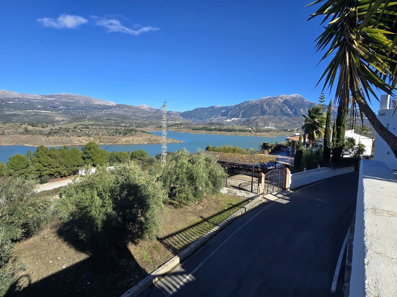 3 bedroom Villa for sale in Vinuela with pool - € 415,000 (Ref: 9490085)