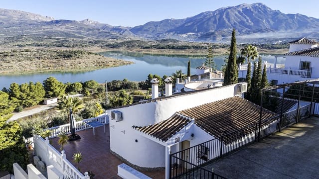 3 sovrum Villa till salu i Viñuela med pool - 415 000 € (Ref: 9490085)