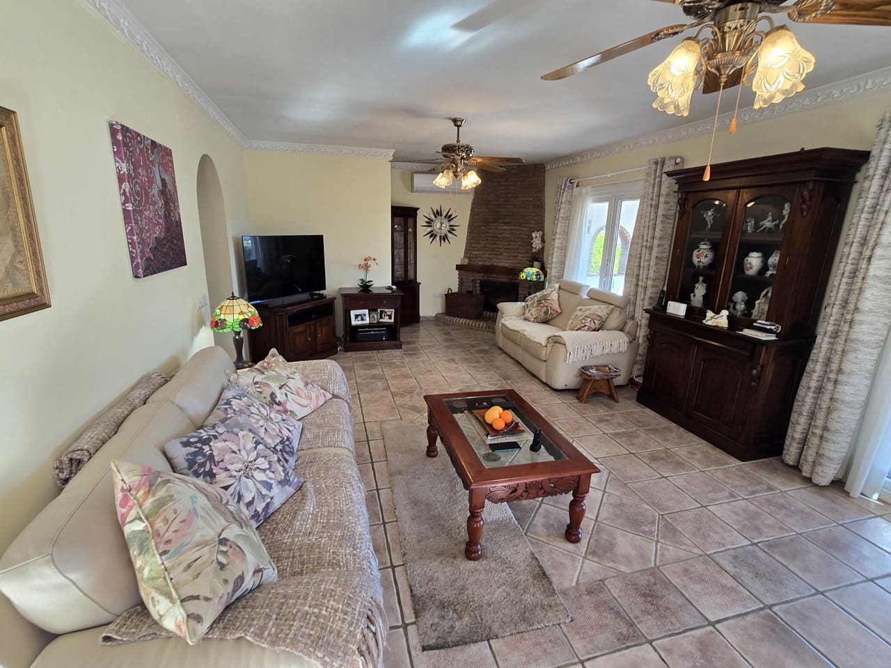 2 soveværelse Villa til salg i Vinuela med swimmingpool garage - € 259.000 (Ref: 9502931)