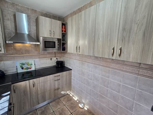 2 soveværelse Villa til salg i Viñuela med swimmingpool garage - € 259.000 (Ref: 9502931)