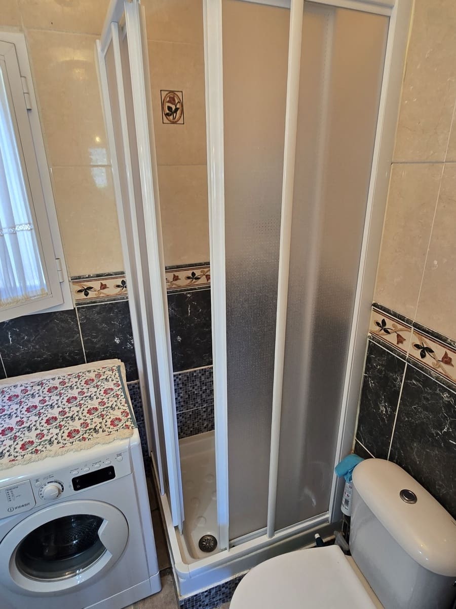 2 soveværelse Villa til salg i Vinuela med swimmingpool garage - € 259.000 (Ref: 9502931)