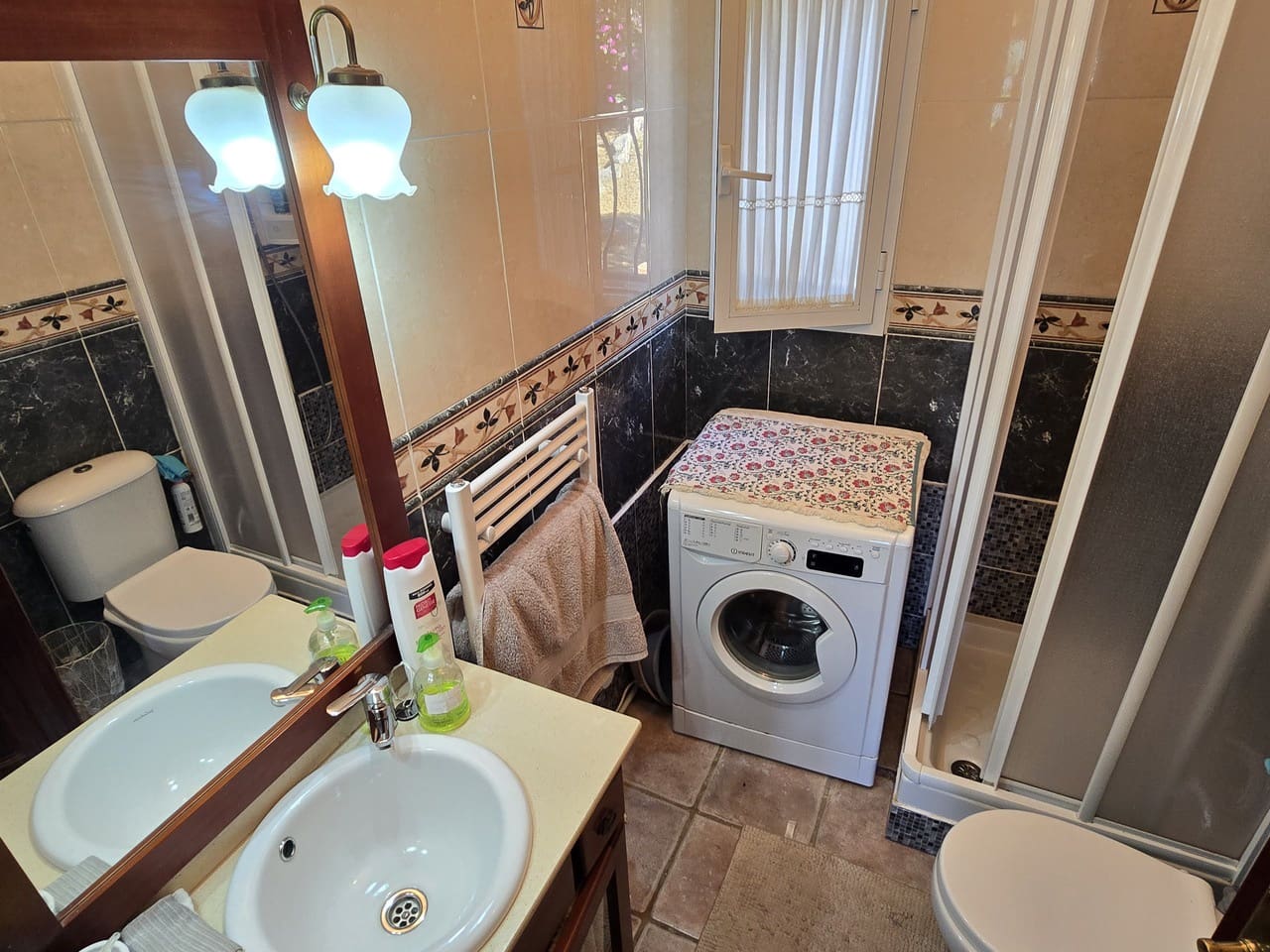 2 soveværelse Villa til salg i Vinuela med swimmingpool garage - € 259.000 (Ref: 9502931)