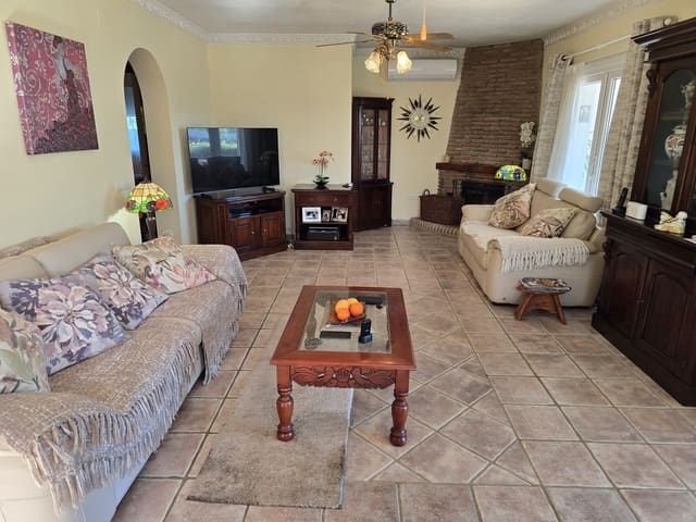 2 soveværelse Villa til salg i Viñuela med swimmingpool garage - € 259.000 (Ref: 9502931)