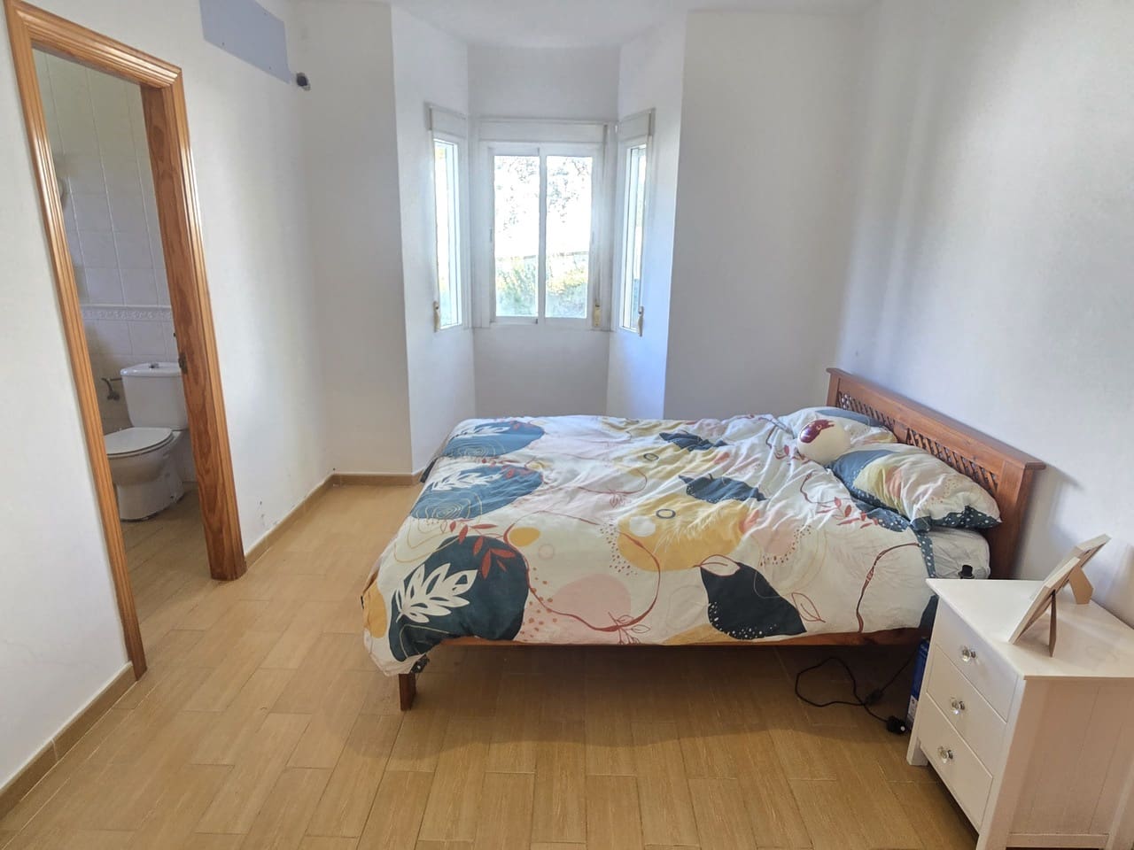 5 bedroom Villa for sale in Alcaucin with pool garage - € 449,000 (Ref: 9503288)