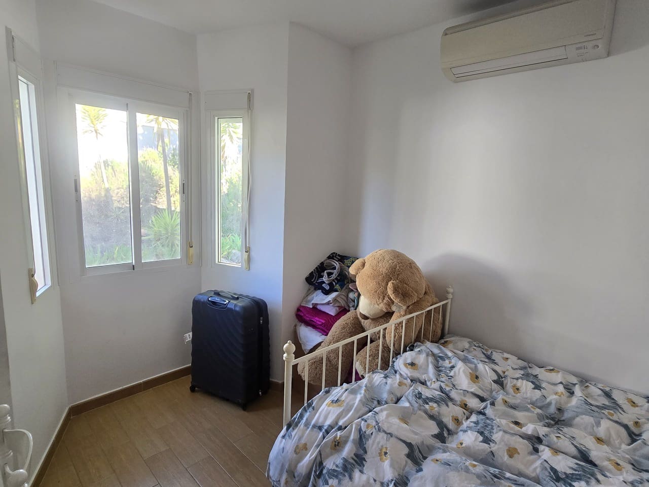 5 bedroom Villa for sale in Alcaucin with pool garage - € 449,000 (Ref: 9503288)