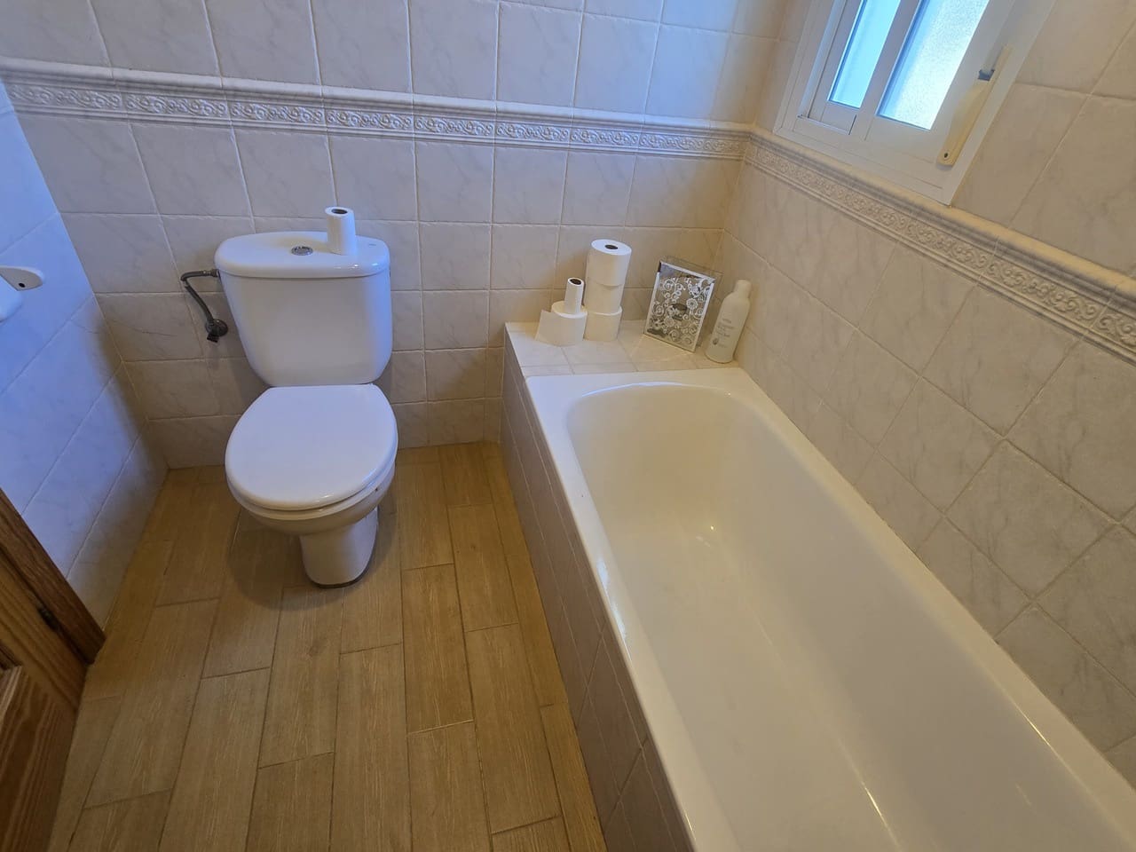 5 bedroom Villa for sale in Alcaucin with pool garage - € 449,000 (Ref: 9503288)