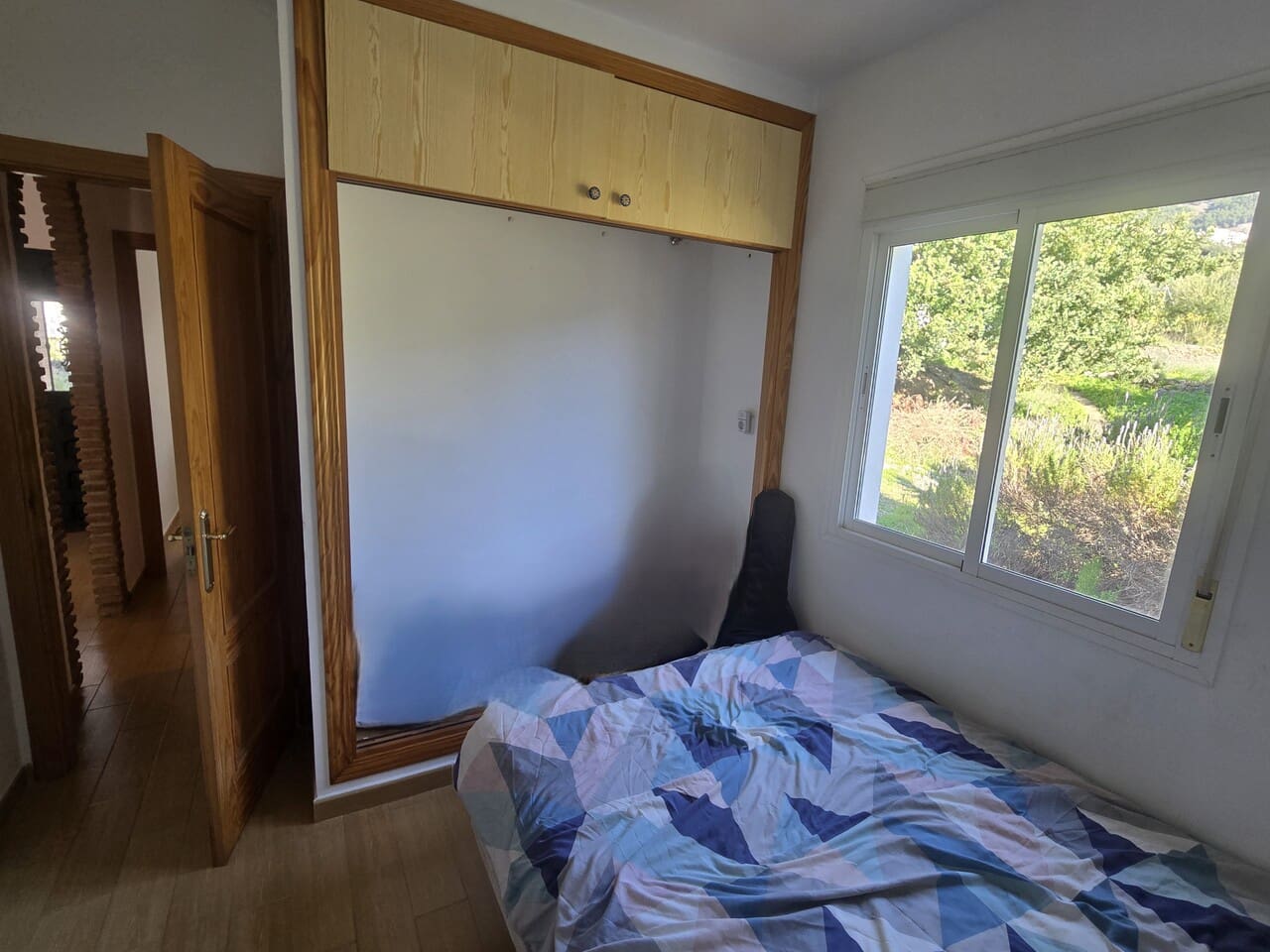 5 bedroom Villa for sale in Alcaucin with pool garage - € 449,000 (Ref: 9503288)