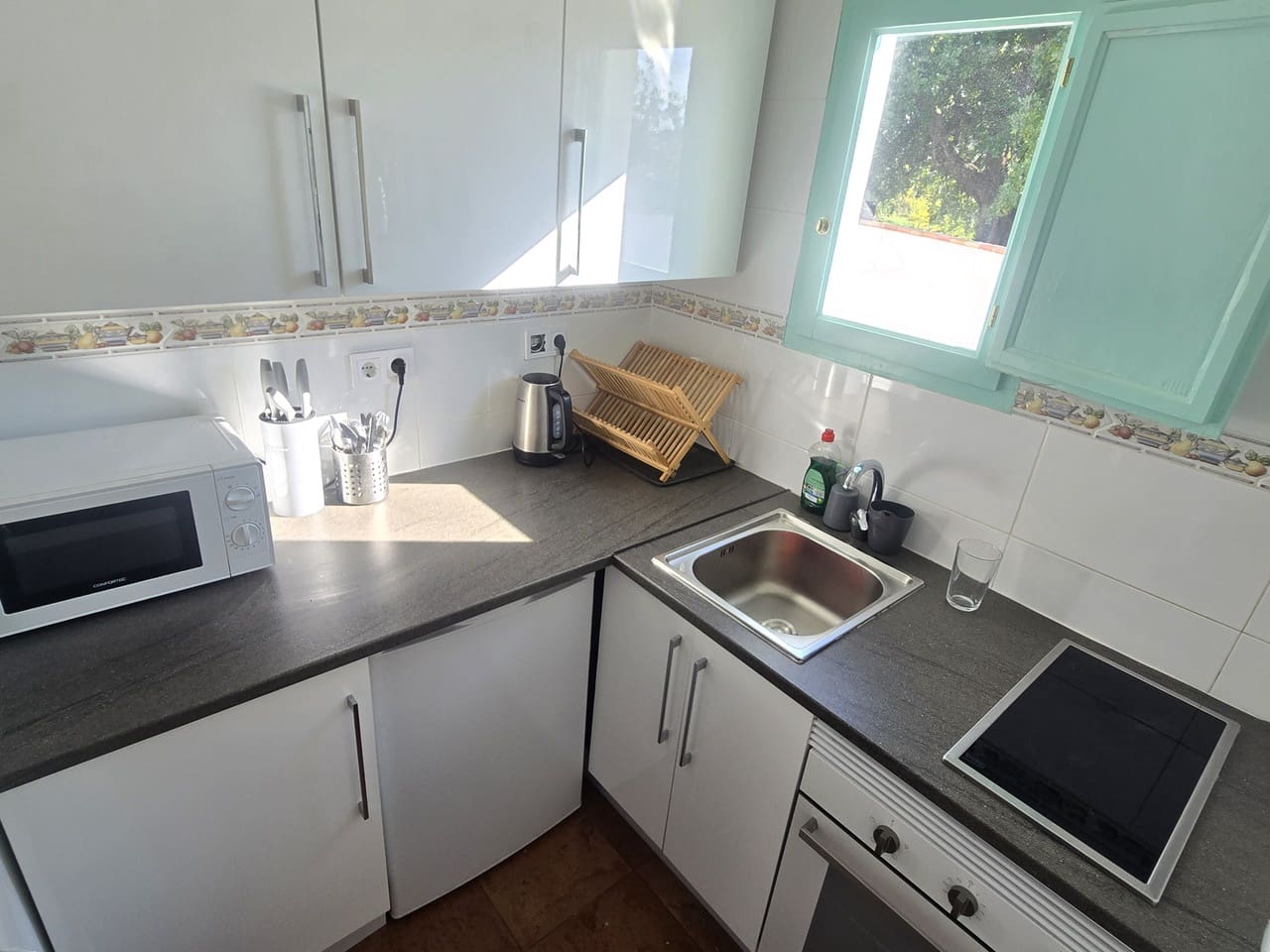 5 bedroom Villa for sale in Alcaucin with pool garage - € 449,000 (Ref: 9503288)