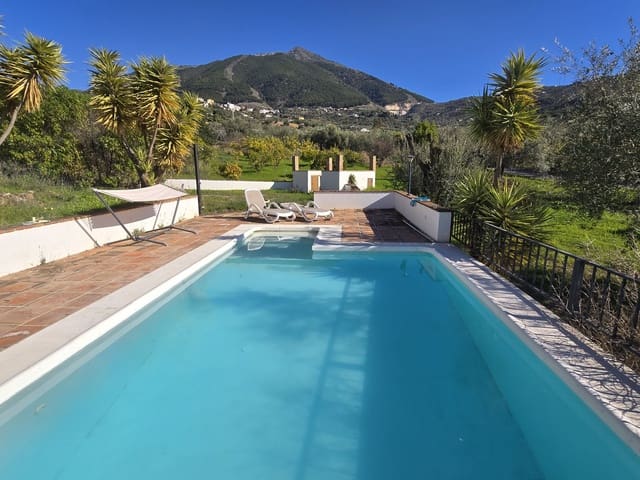 5 soverom Villa til salgs i Alcaucín med svømmebasseng garasje - € 449 000 (Ref: 9503288)