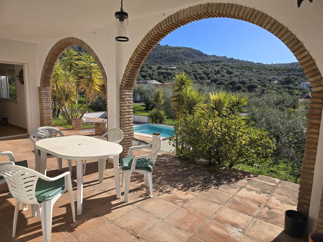 5 bedroom Villa for sale in Alcaucin with pool garage - € 449,000 (Ref: 9503288)