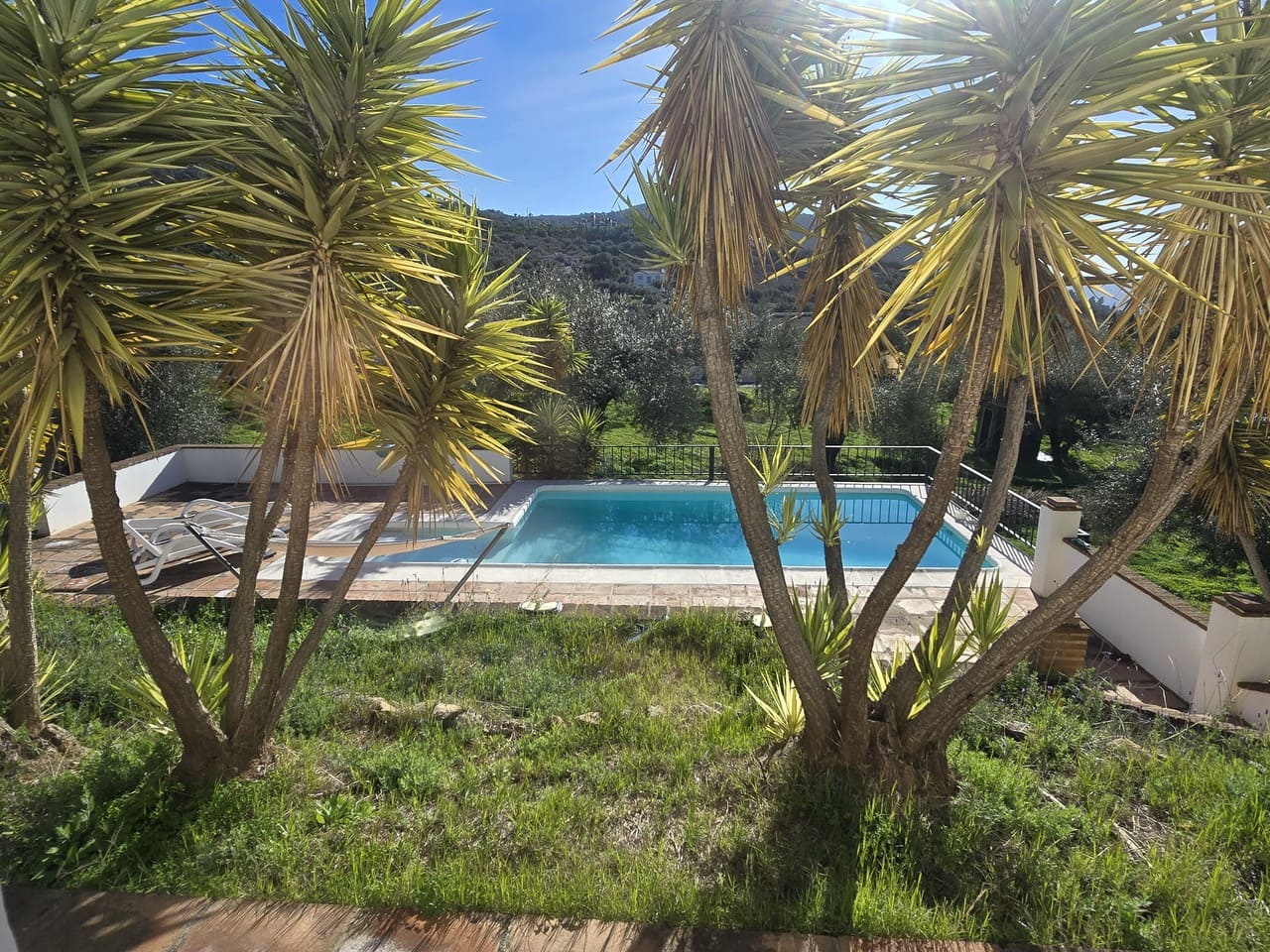 5 bedroom Villa for sale in Alcaucin with pool garage - € 449,000 (Ref: 9503288)