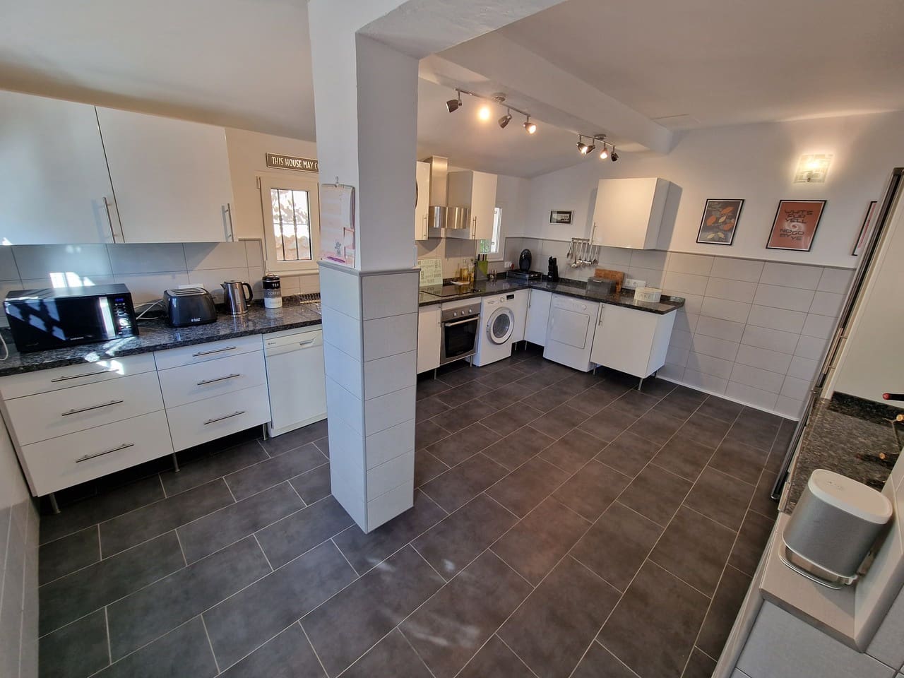 2 makuuhuone Huvila myytävänä paikassa Mondron mukana uima-altaan 
autotalli - 295 000 € (Ref: 9524623)