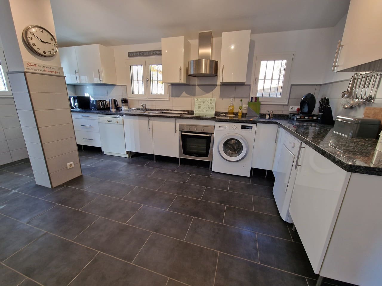 2 makuuhuone Huvila myytävänä paikassa Mondron mukana uima-altaan 
autotalli - 295 000 € (Ref: 9524623)