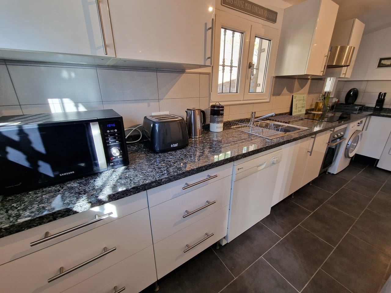 2 makuuhuone Huvila myytävänä paikassa Mondron mukana uima-altaan 
autotalli - 295 000 € (Ref: 9524623)