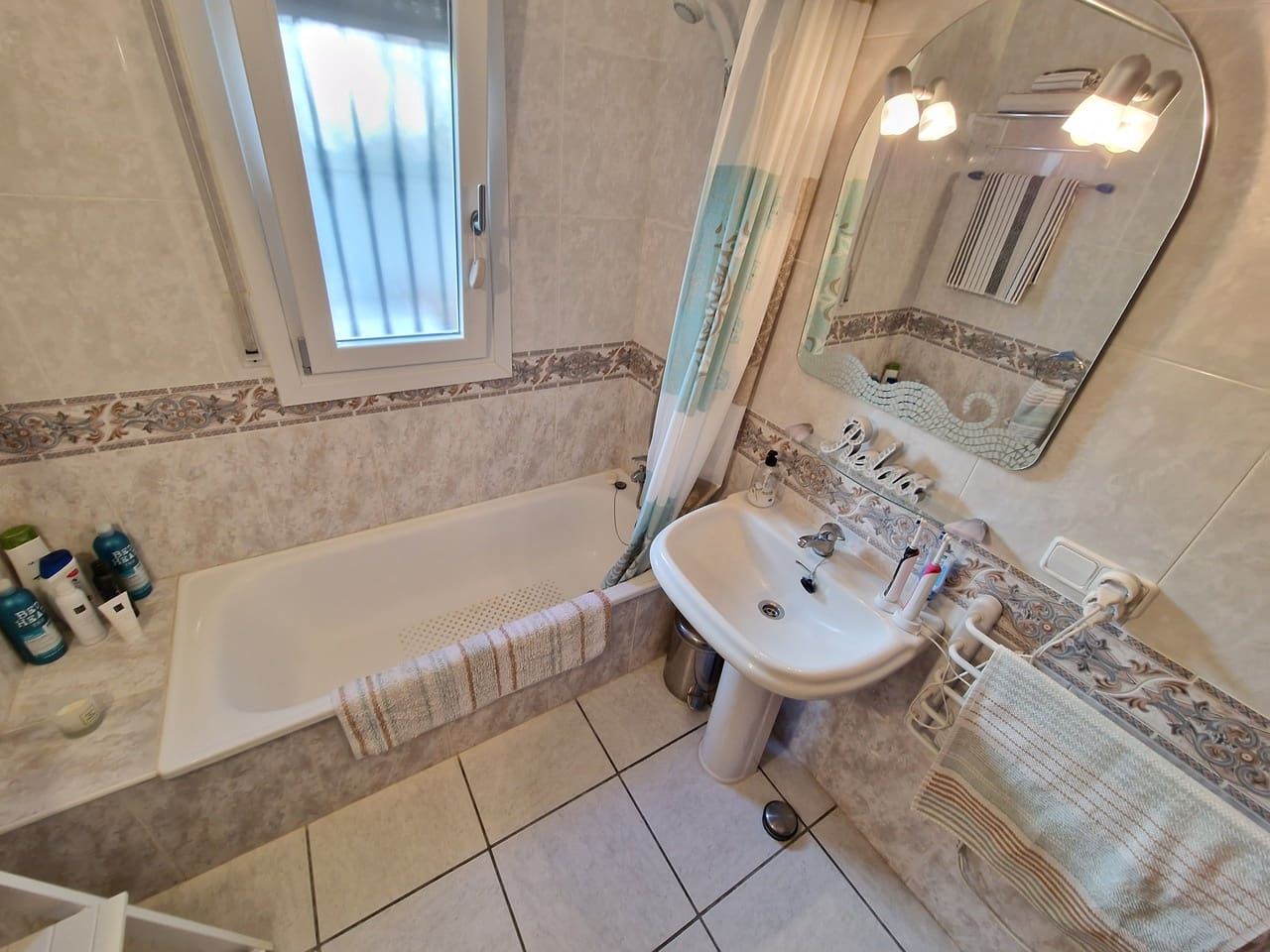 2 makuuhuone Huvila myytävänä paikassa Mondron mukana uima-altaan 
autotalli - 295 000 € (Ref: 9524623)