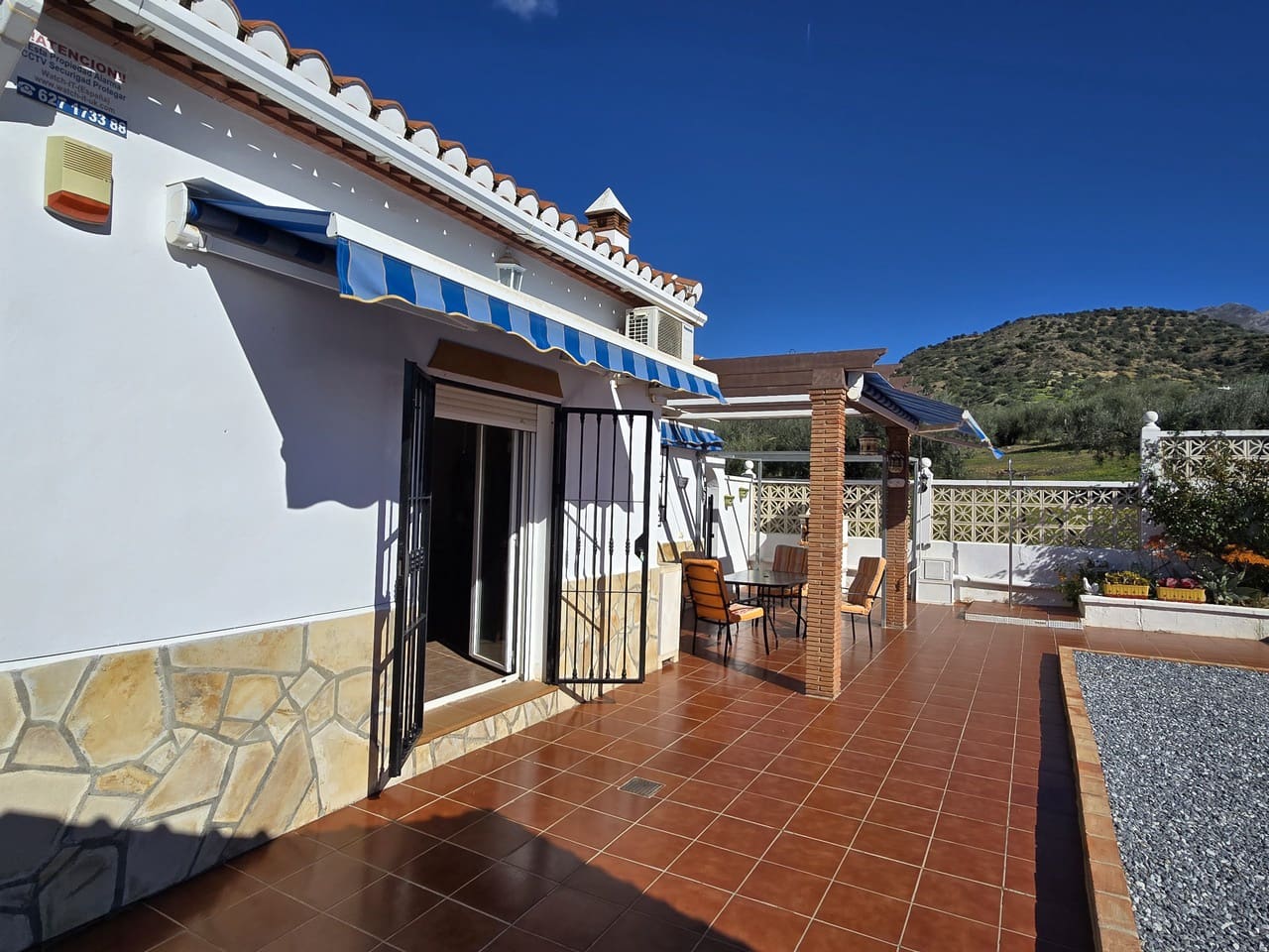 3 Zimmer Villa zu verkaufen in Vinuela mit Garage - 275.000 € (Ref: 9534806)