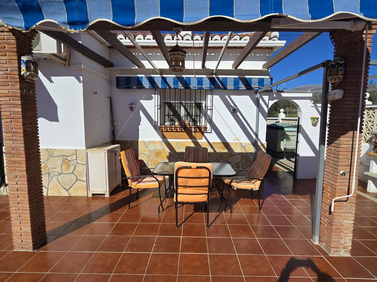 3 Zimmer Villa zu verkaufen in Vinuela mit Garage - 275.000 € (Ref: 9534806)