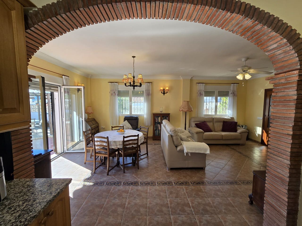 3 Zimmer Villa zu verkaufen in Vinuela mit Garage - 275.000 € (Ref: 9534806)