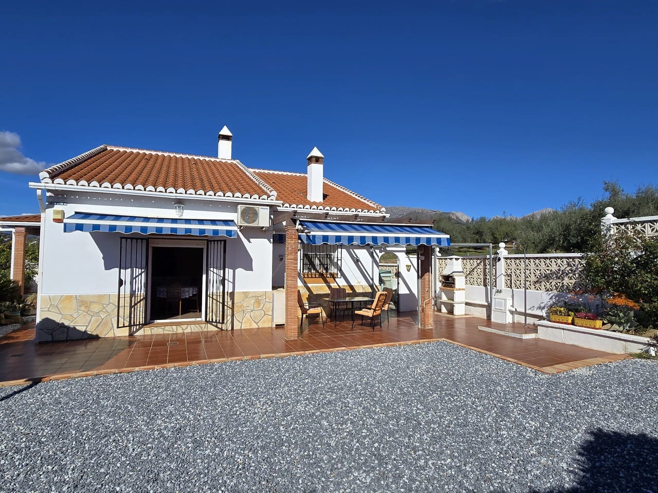 3 Zimmer Villa zu verkaufen in Vinuela mit Garage - 275.000 € (Ref: 9534806)