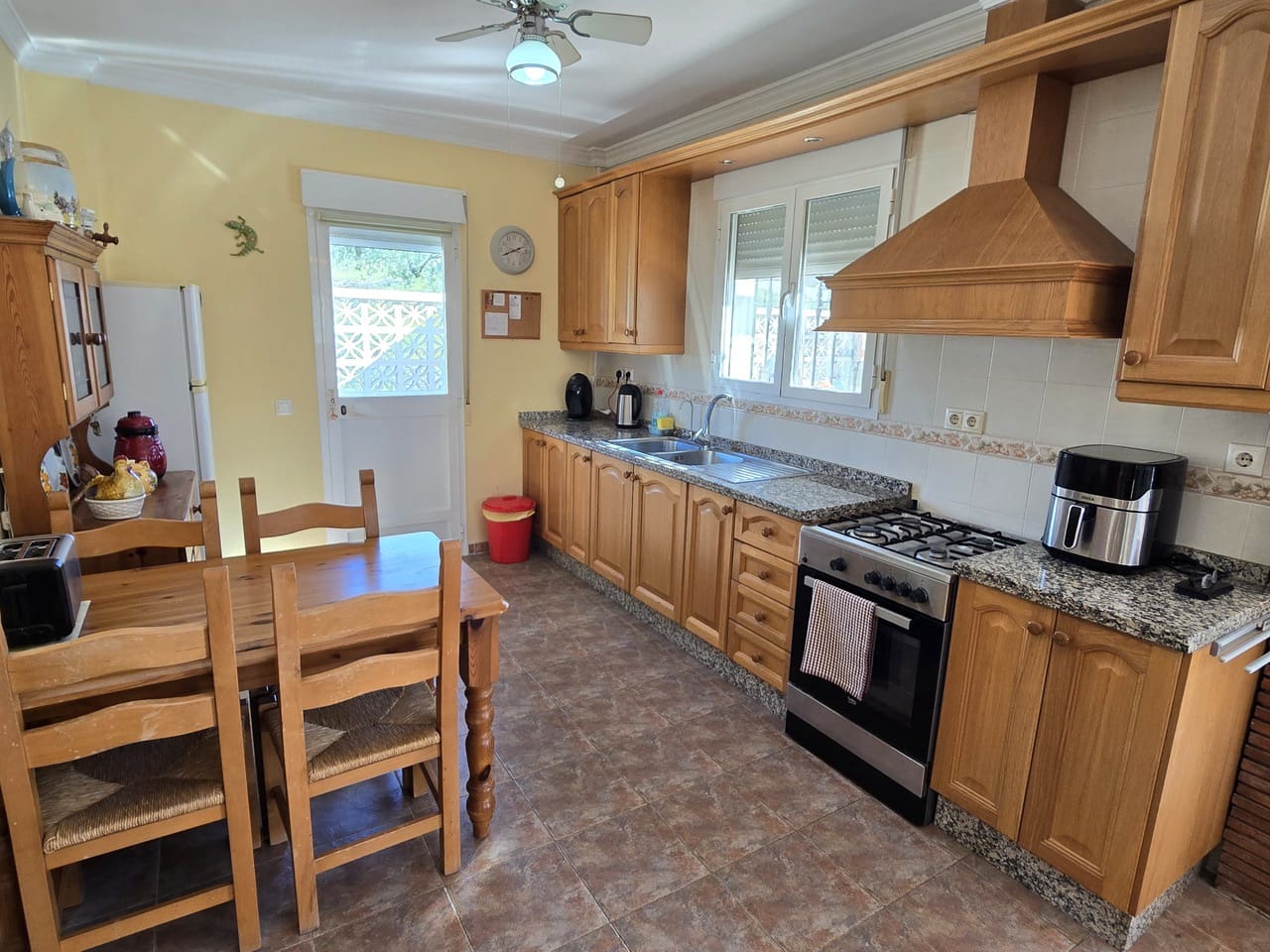 3 Zimmer Villa zu verkaufen in Vinuela mit Garage - 275.000 € (Ref: 9534806)