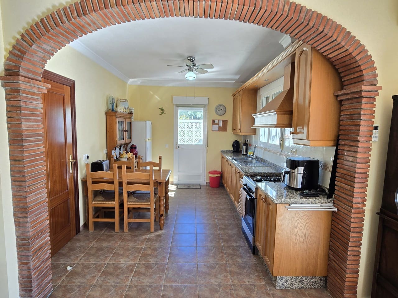 3 Zimmer Villa zu verkaufen in Vinuela mit Garage - 275.000 € (Ref: 9534806)