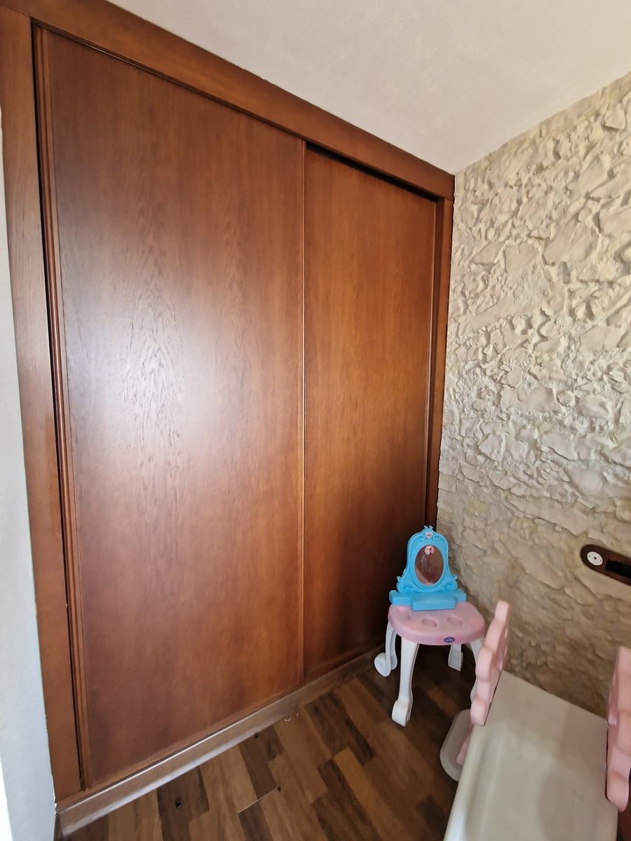 3 soverom Hus til salgs i Alcaucin med svømmebasseng garasje - € 220 000 (Ref: 9558967)