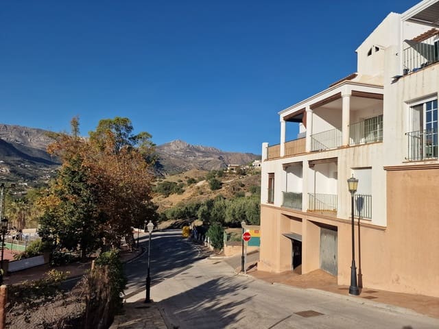 3 chambre Maison de Ville à vendre à Alcaucín avec piscine garage - 220 000 € (Ref: 9558967)