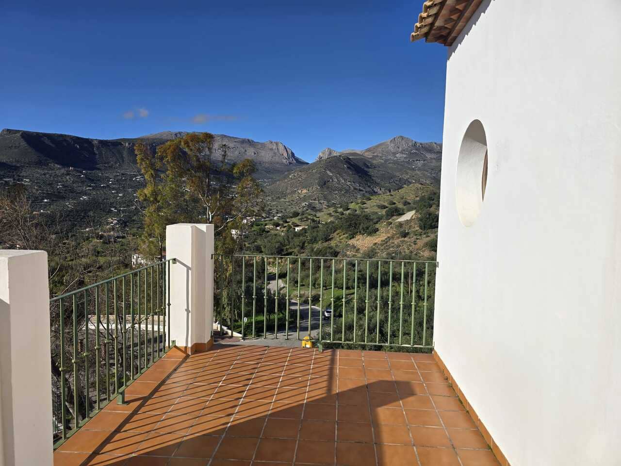 3 bedroom Townhouse for sale in Alcaucin with pool garage - € 220,000 (Ref: 9558967)