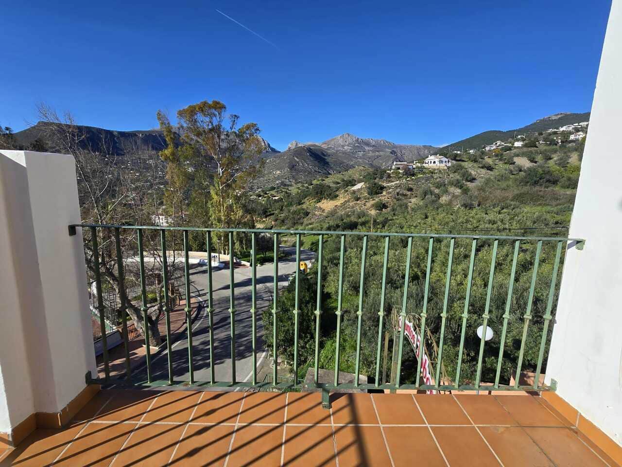 3 bedroom Townhouse for sale in Alcaucin with pool garage - € 220,000 (Ref: 9558967)