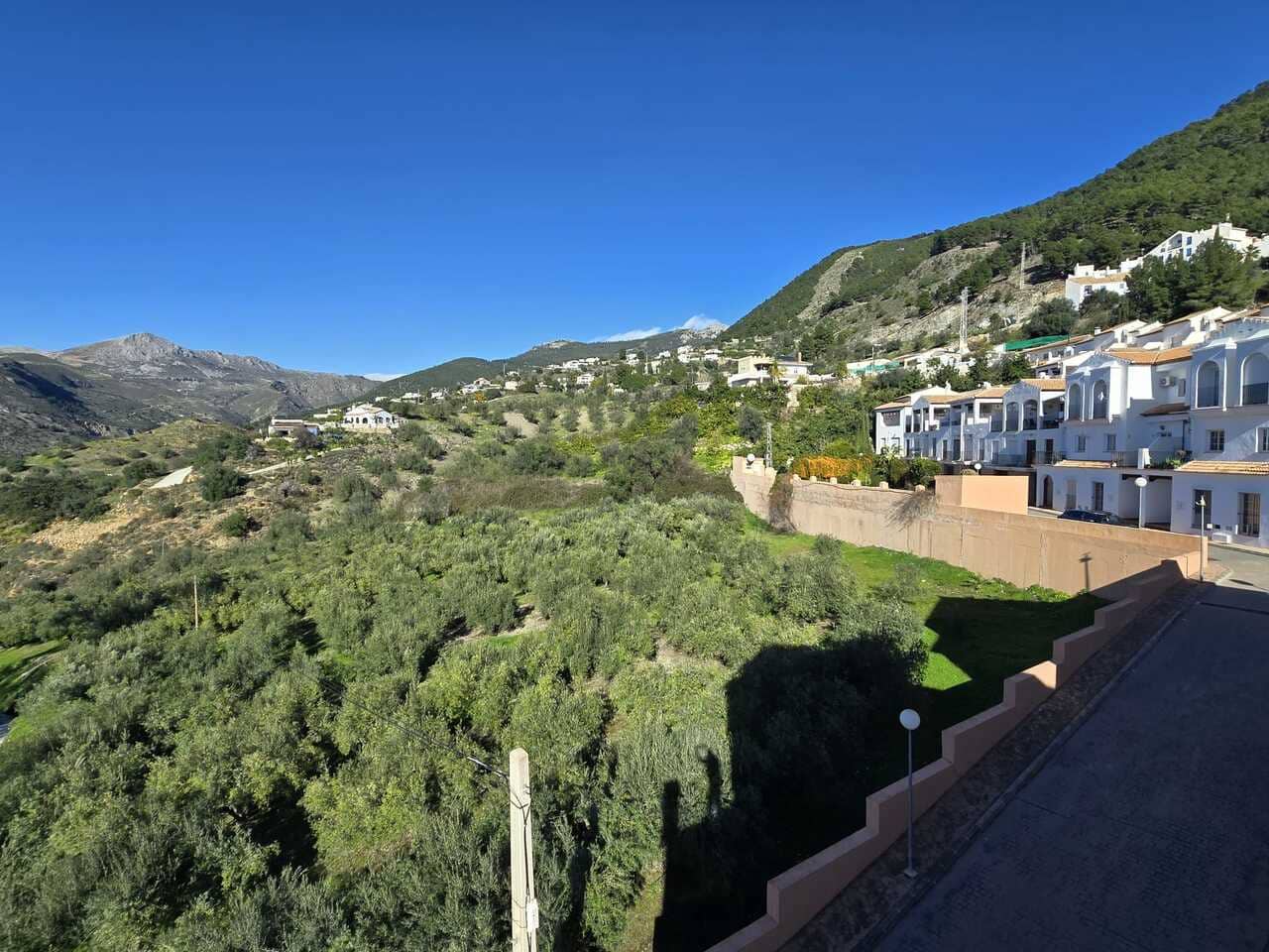 3 bedroom Townhouse for sale in Alcaucin with pool garage - € 220,000 (Ref: 9558967)