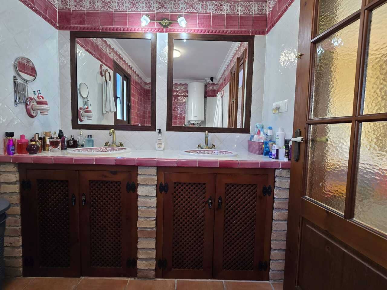 3 bedroom Townhouse for sale in Alcaucin with pool garage - € 220,000 (Ref: 9558967)