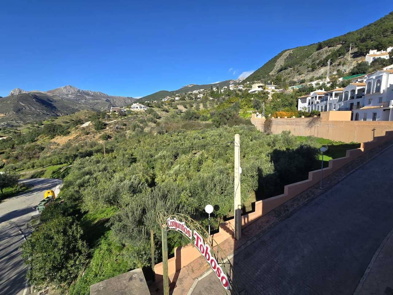 3 bedroom Townhouse for sale in Alcaucin with pool garage - € 220,000 (Ref: 9558967)