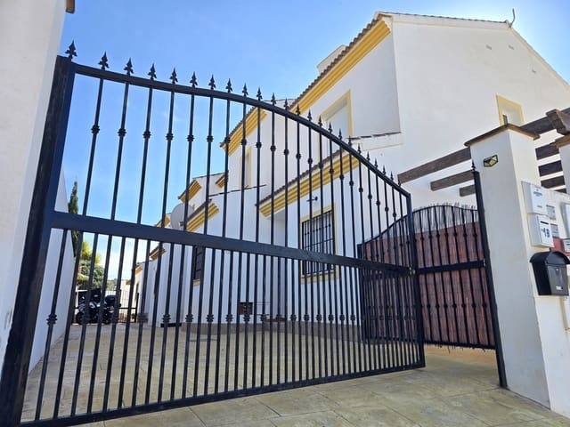 2 bedroom Villa for sale in Viñuela with garage - € 169,950 (Ref: 9559273)