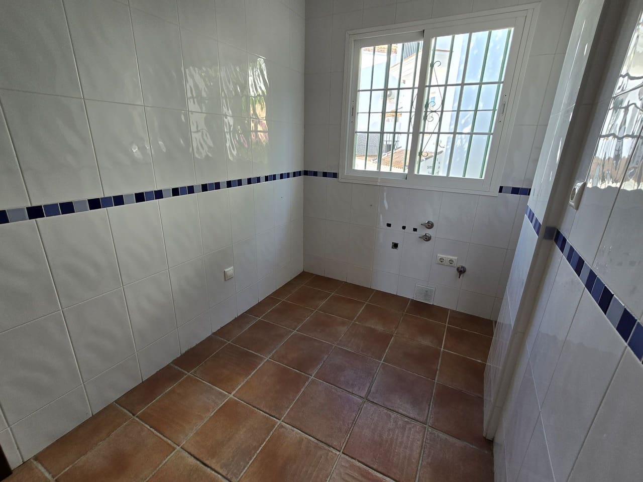 3 quarto Casa em Banda para venda em Alcaucin com piscina garagem - 195 000 € (Ref: 9569478)