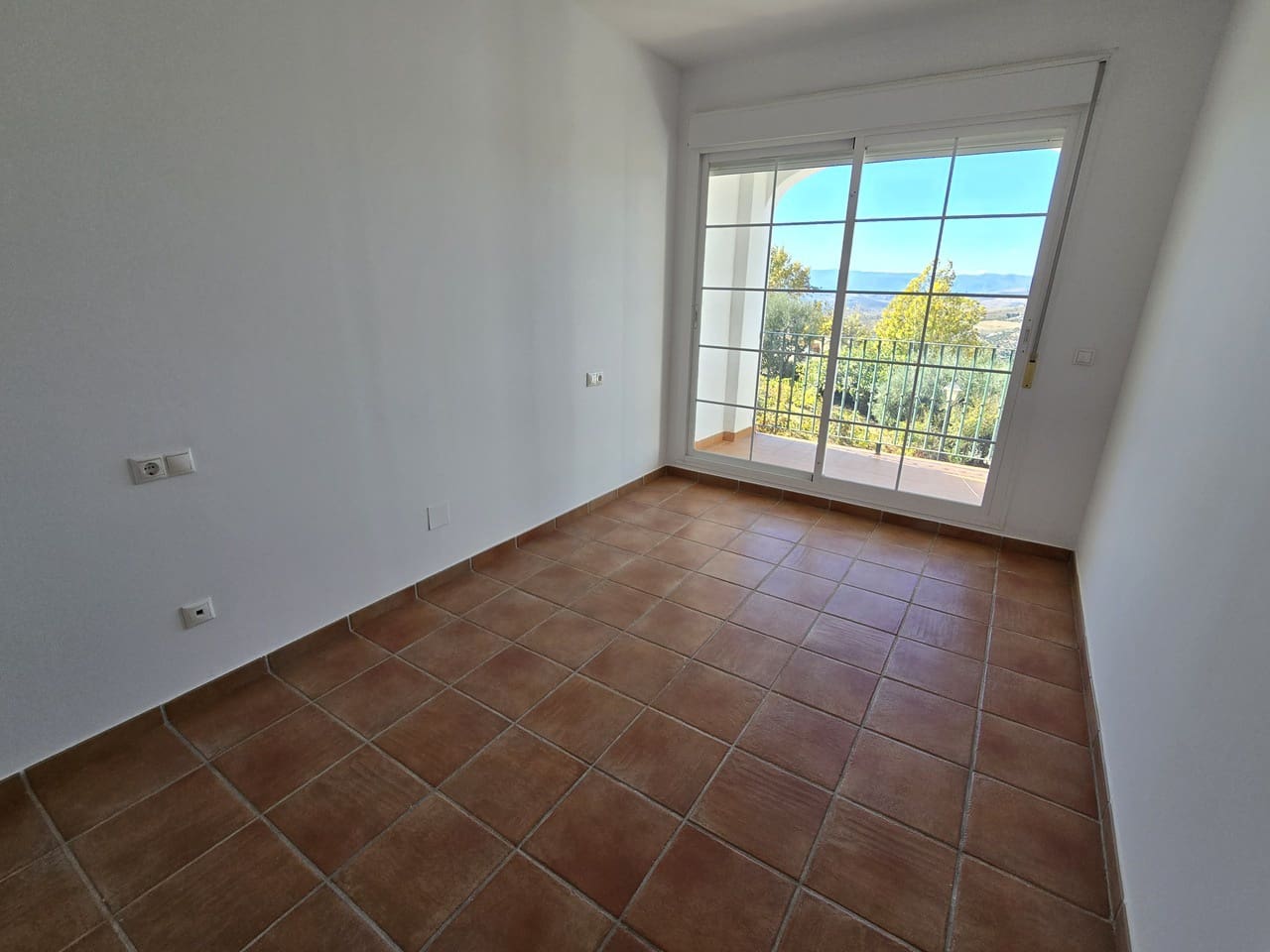 3 quarto Casa em Banda para venda em Alcaucin com piscina garagem - 195 000 € (Ref: 9569478)