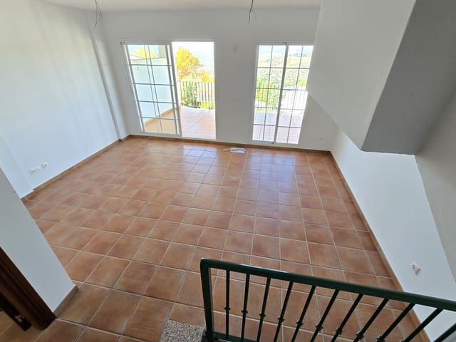 3 chambre Maison de Ville à vendre à Alcaucín avec piscine garage - 195 000 € (Ref: 9569478)