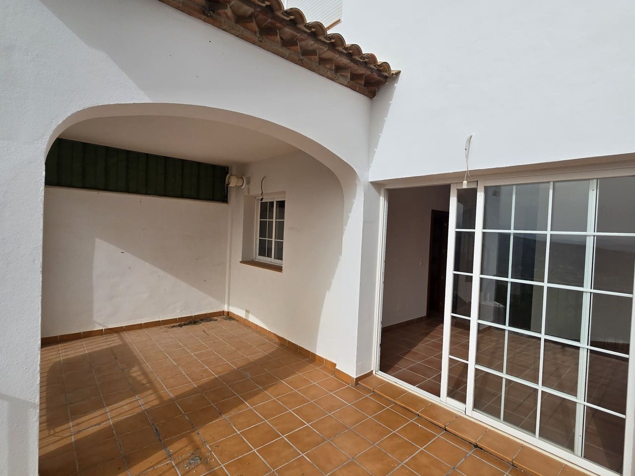 3 bedroom Townhouse for sale in Alcaucin with pool garage - € 195,000 (Ref: 9569478)