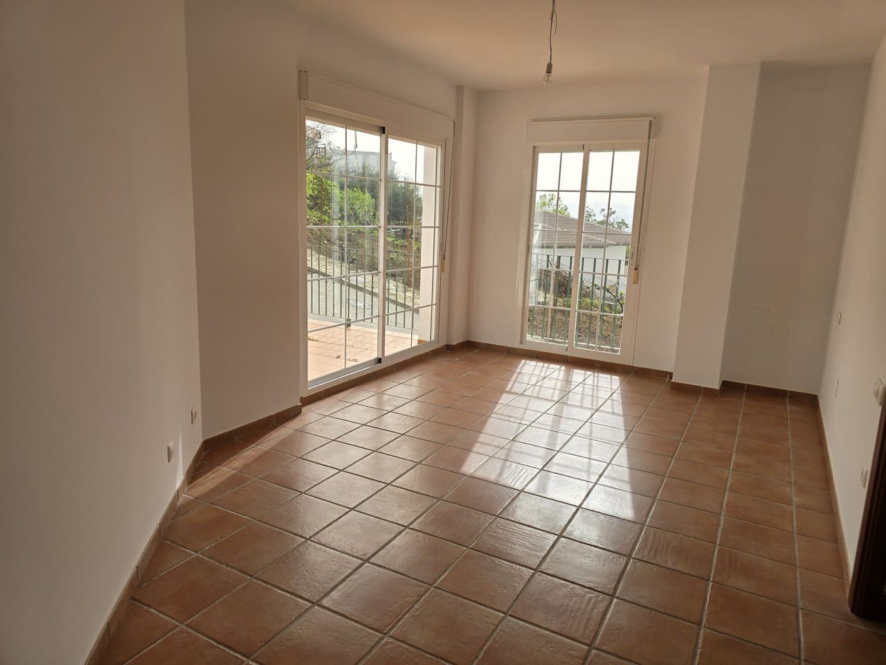 3 bedroom Townhouse for sale in Alcaucin with pool garage - € 195,000 (Ref: 9569478)