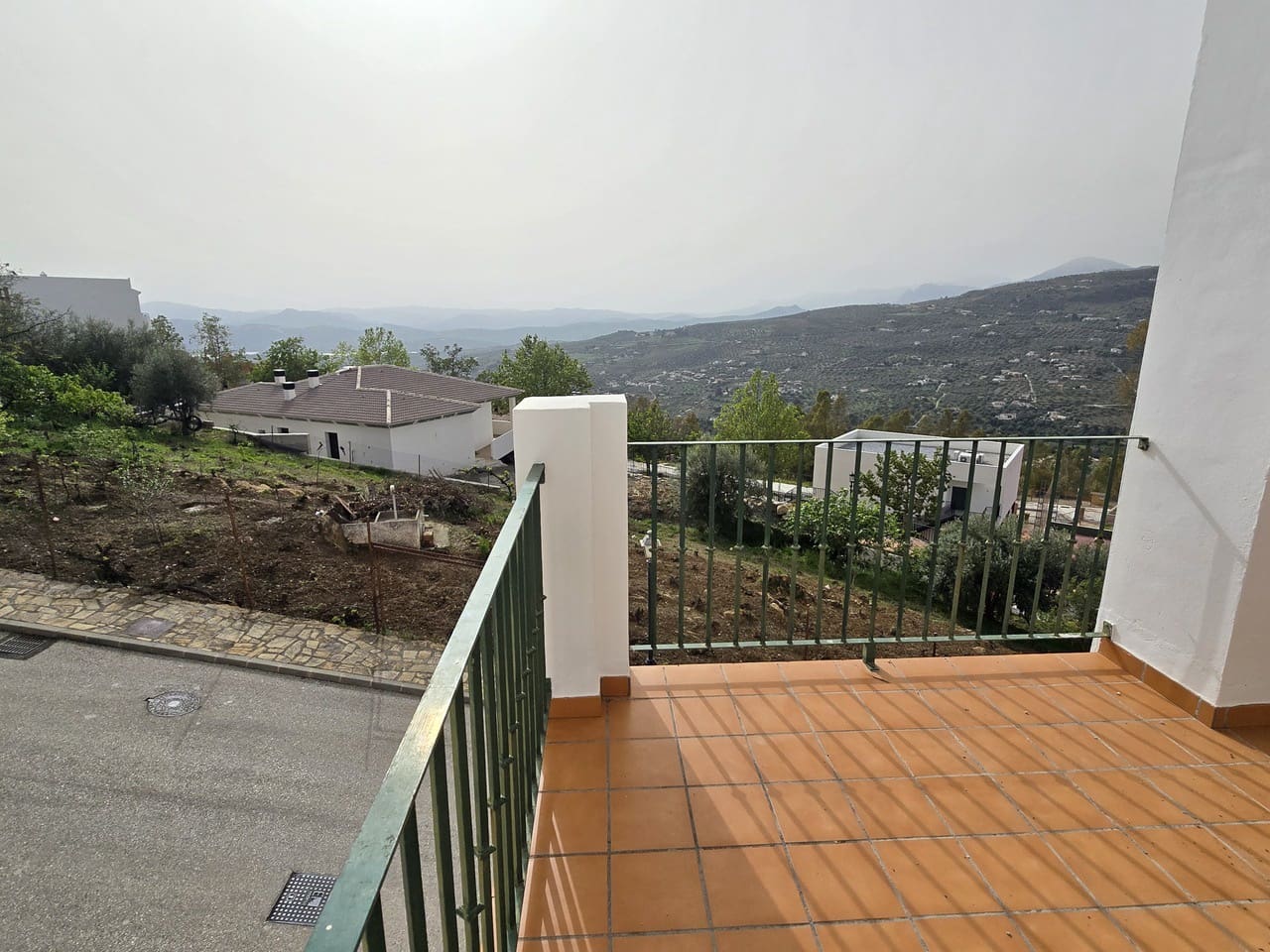 3 bedroom Townhouse for sale in Alcaucin with pool garage - € 195,000 (Ref: 9569478)