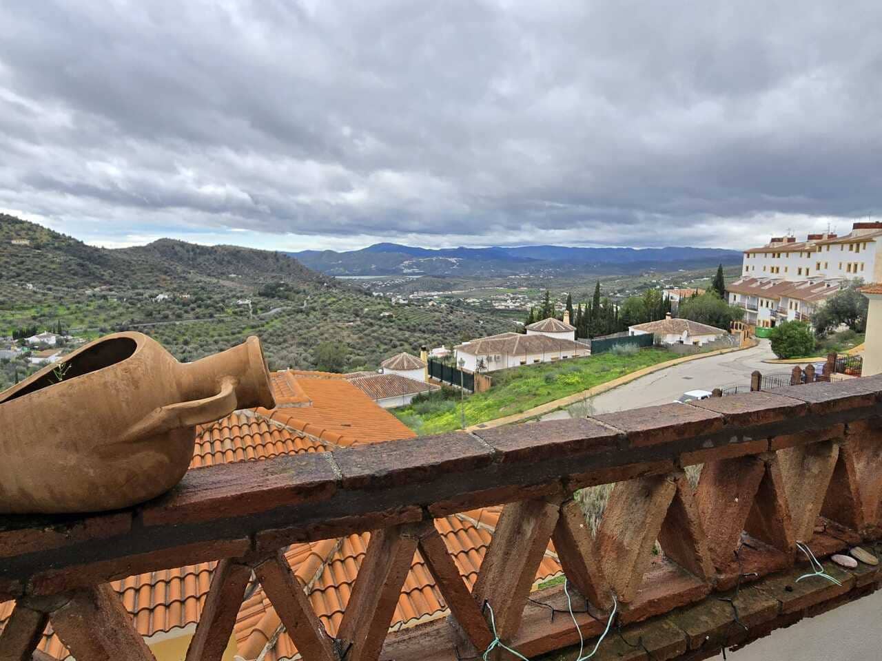 2 bedroom Apartment for sale in Alcaucin with pool garage - € 175,000 (Ref: 9592216)