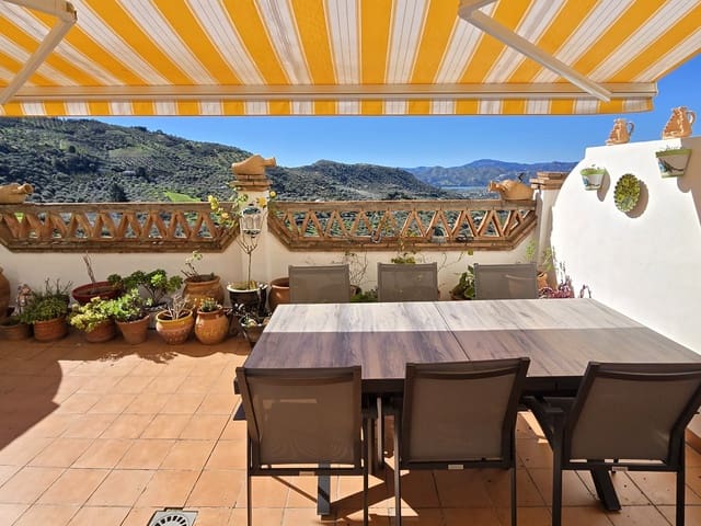 2 bedroom Apartment for sale in Alcaucín with pool garage - € 175,000 (Ref: 9592216)