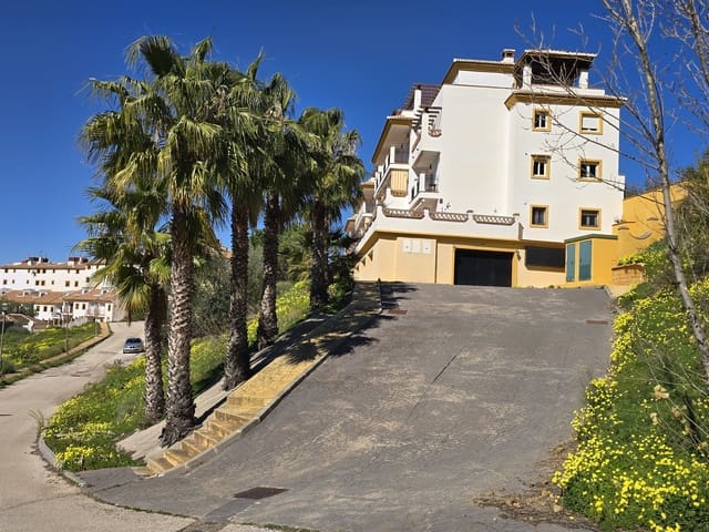 2 bedroom Apartment for sale in Alcaucín with pool garage - € 175,000 (Ref: 9592216)