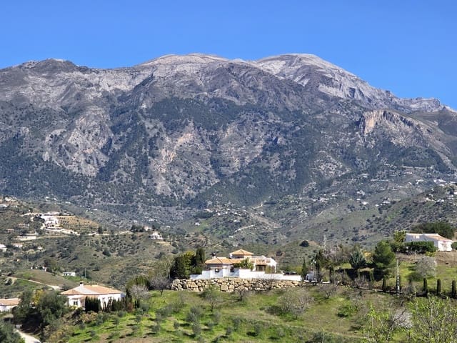 3 makuuhuone Huvila myytävänä paikassa Viñuela mukana uima-altaan 
autotalli - 525 000 € (Ref: 9609553)